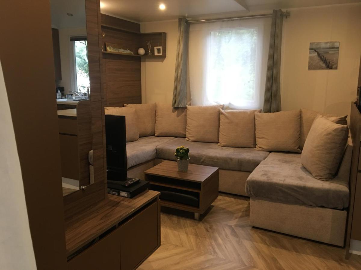 Mobilhome Familial 6 A 7 P 3 Chambres 42 M2 Saint Brevin Les Pierres Couchees Экстерьер фото